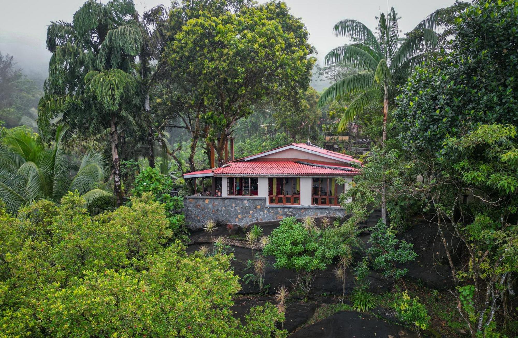Singharaja Garden Agro Eco Lodge Pelawatta  Eksteriør billede